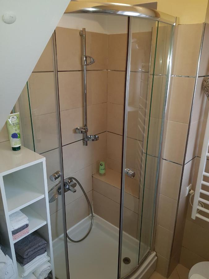 Apartment And Room Marija Krk Town Luaran gambar