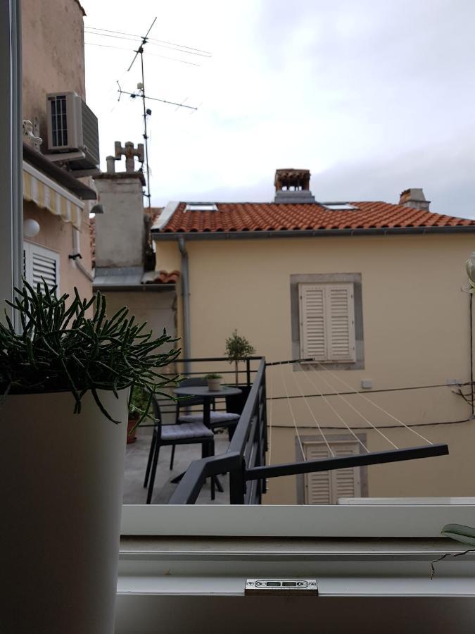 Apartment And Room Marija Krk Town Luaran gambar