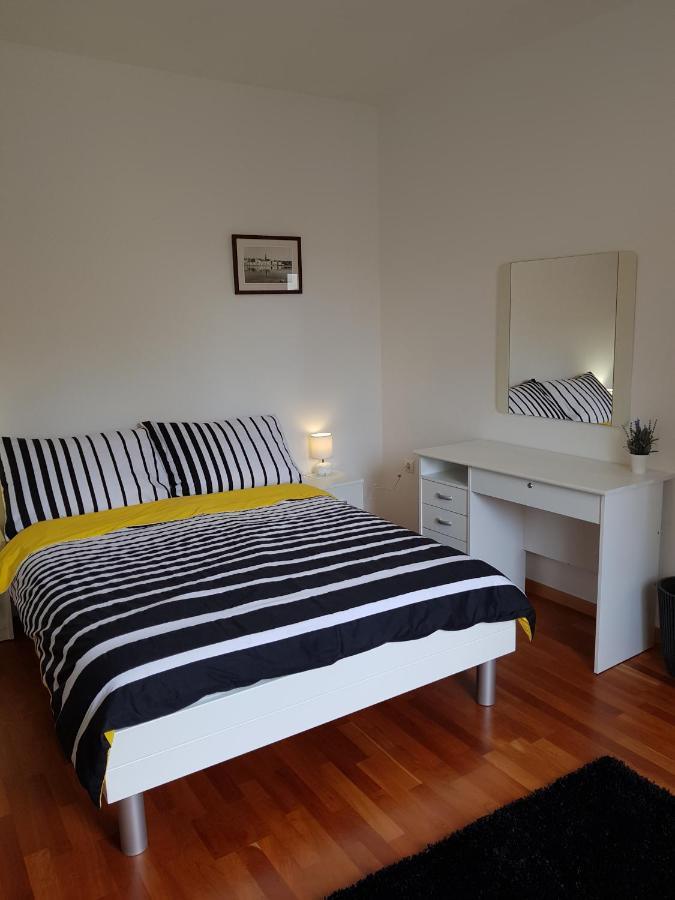 Apartment And Room Marija Krk Town Luaran gambar