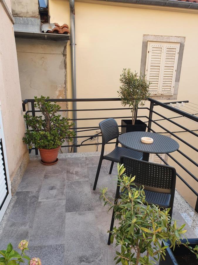Apartment And Room Marija Krk Town Luaran gambar