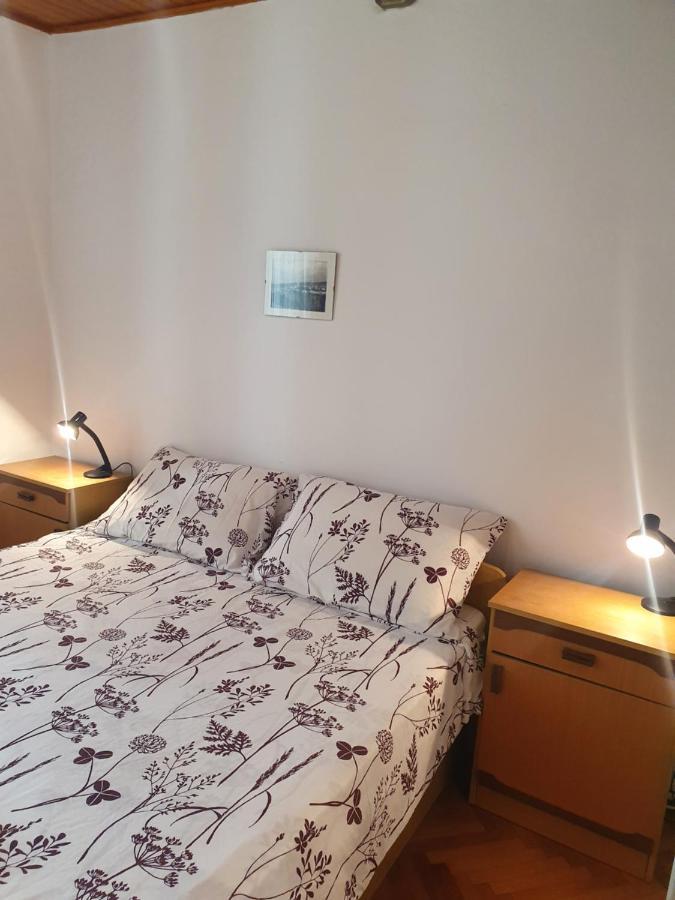Apartment And Room Marija Krk Town Luaran gambar