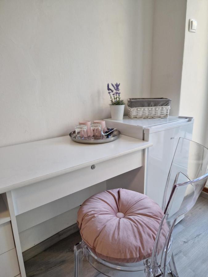 Apartment And Room Marija Krk Town Luaran gambar