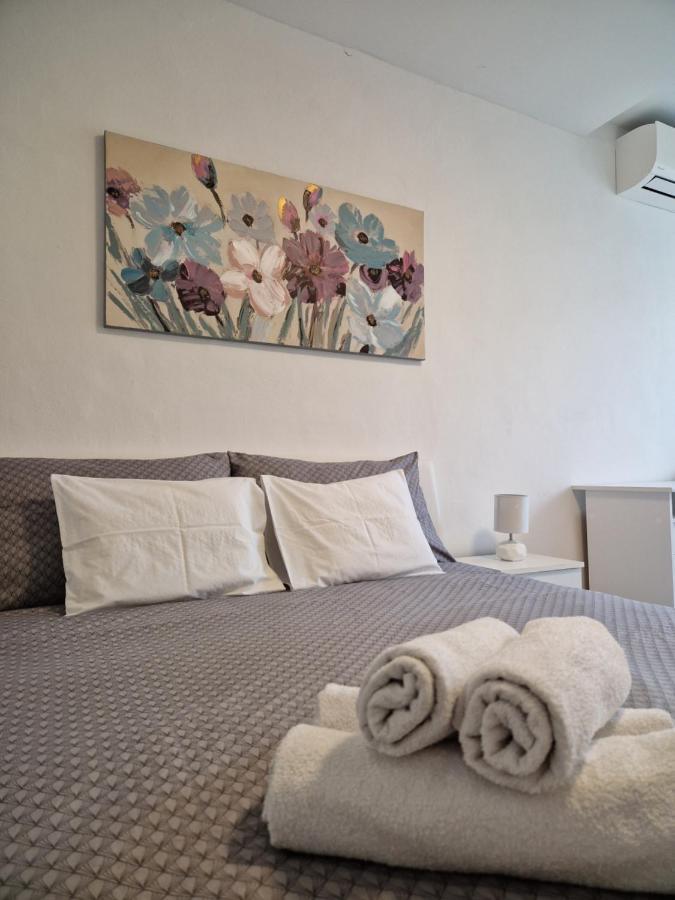 Apartment And Room Marija Krk Town Luaran gambar