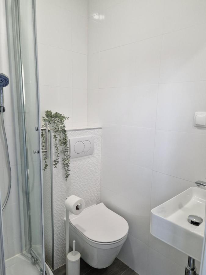 Apartment And Room Marija Krk Town Luaran gambar