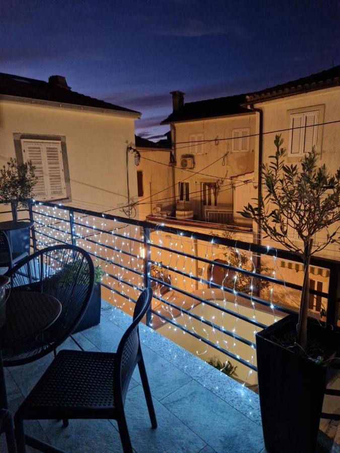 Apartment And Room Marija Krk Town Luaran gambar