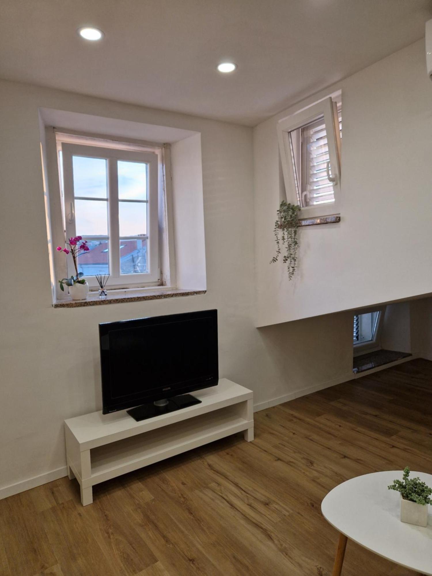 Apartment And Room Marija Krk Town Bilik gambar