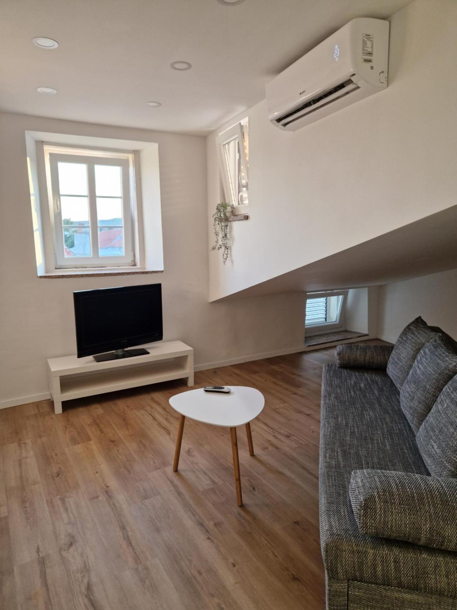 Apartment And Room Marija Krk Town Bilik gambar
