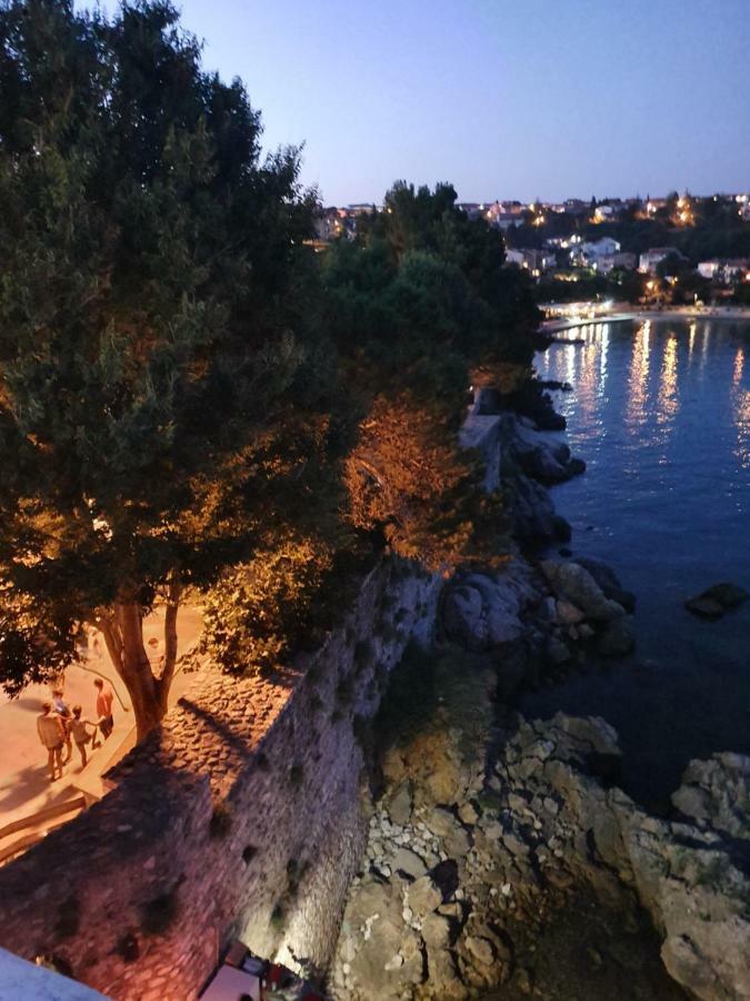 Apartment And Room Marija Krk Town Luaran gambar